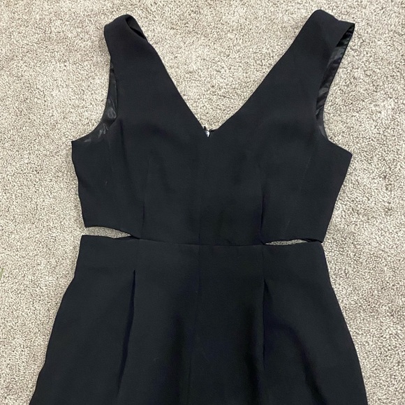 Zara sleeveless jumpsuit with side cutouts - Picture 3 of 11